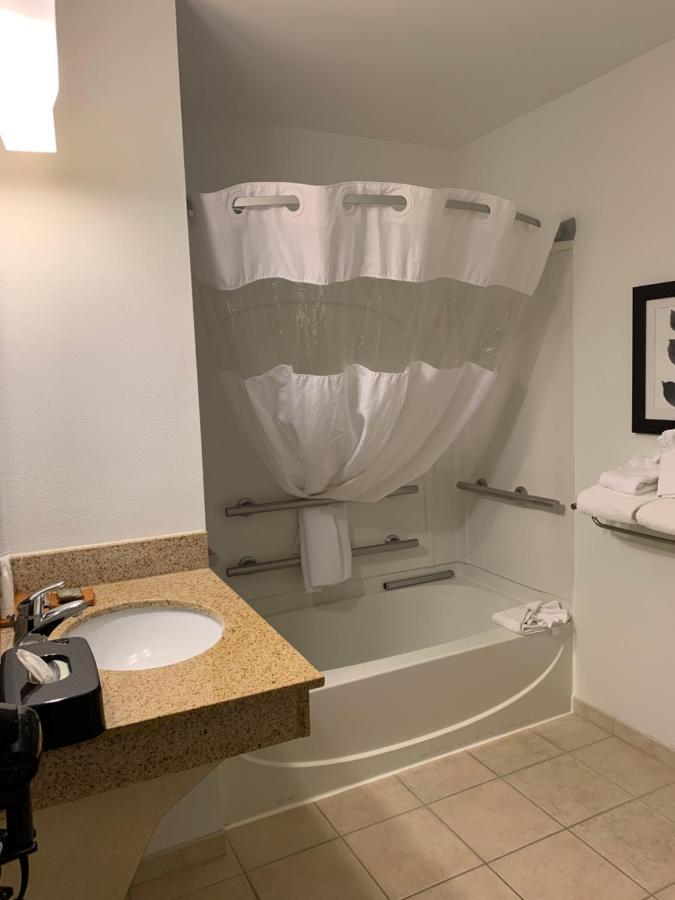 Country Inn & Suites By Radisson, Madison West, Wi Middleton Dış mekan fotoğraf