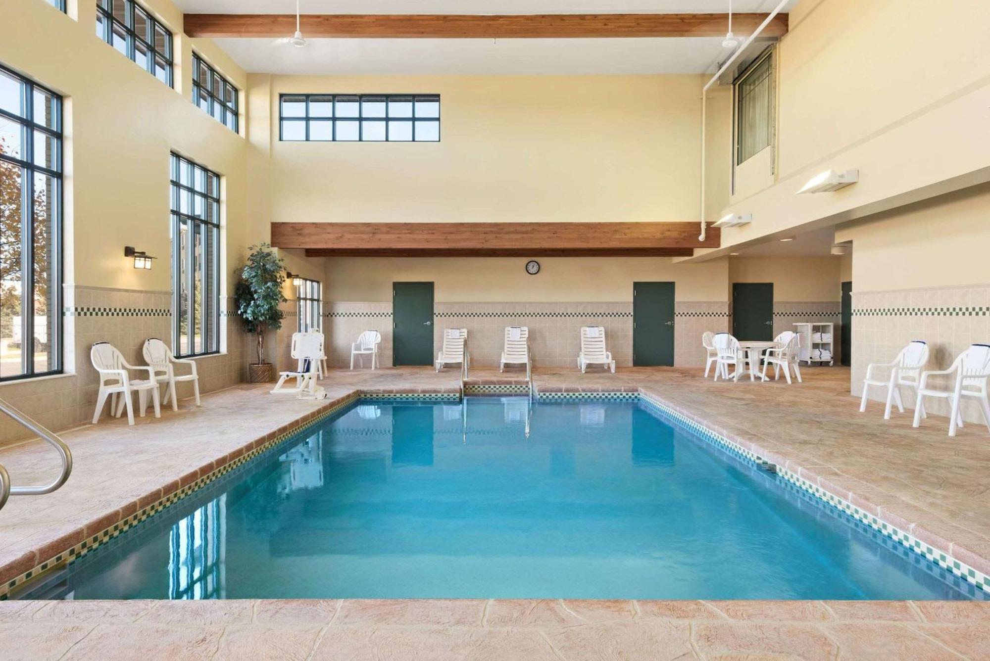 Country Inn & Suites By Radisson, Madison West, Wi Middleton Dış mekan fotoğraf